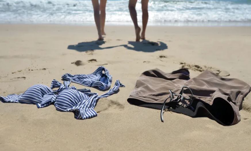 Tắm biển không cần mặc quần áo ở Mỹ